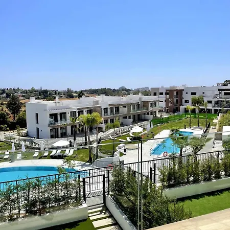 Atalaya Oasis Panoramautsikt I Benahavis * Estepona